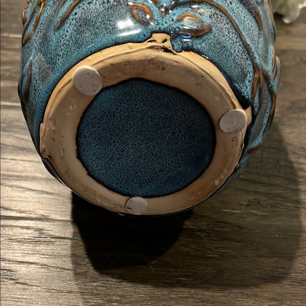 Elegant Blue and Brown Floral Vase with White and Green Accents - Picture 3 of 3